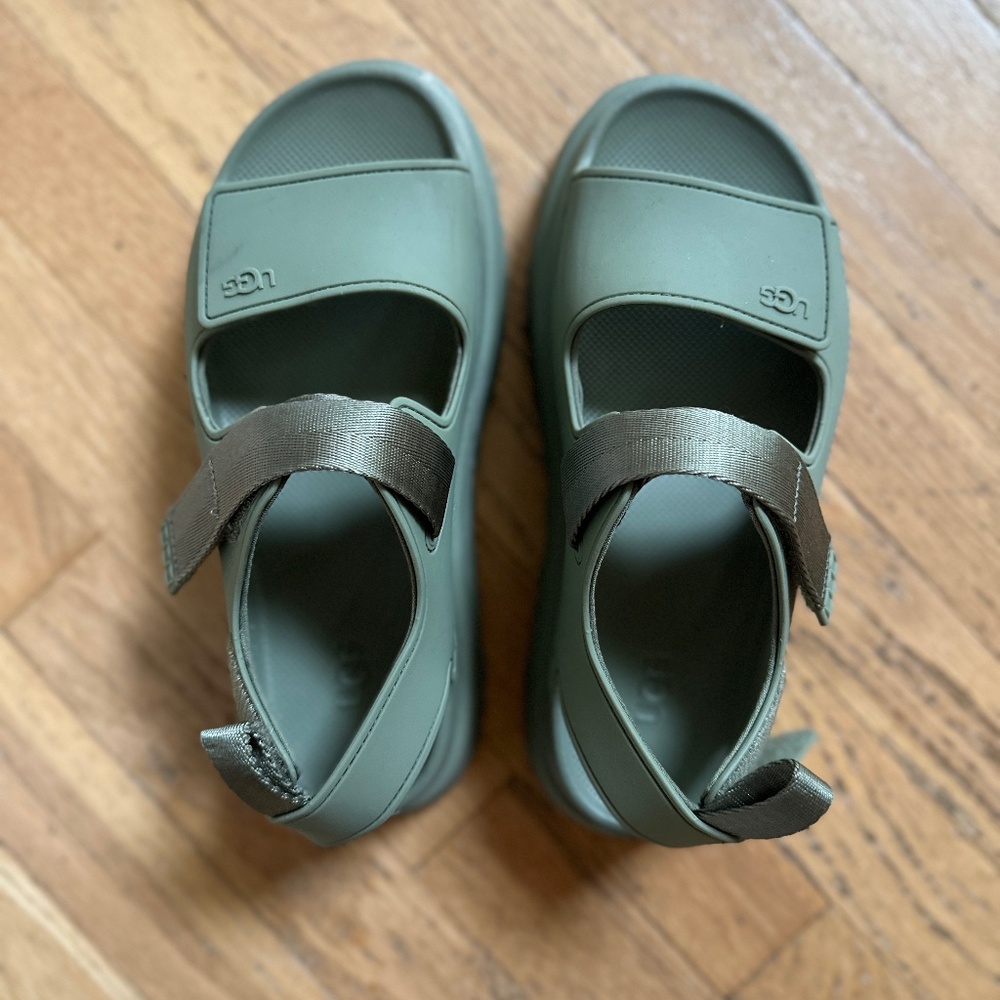 UGG Goldenglow "Shaded Clover" Olive Army Green Platform Sandal Size 7 8